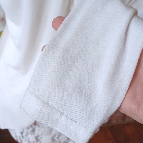 Mur Mur🕊Soft White Long Sleeve Top. Back Split Lace Back Scoop Neck WM - Picture 6 of 11